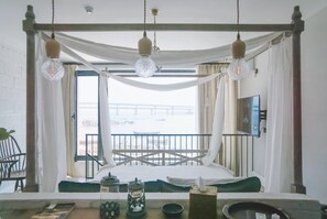 Desk, blackout curtains, free WiFi