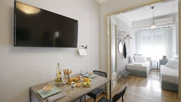 Apartment, 2 Bedrooms | Room amenity