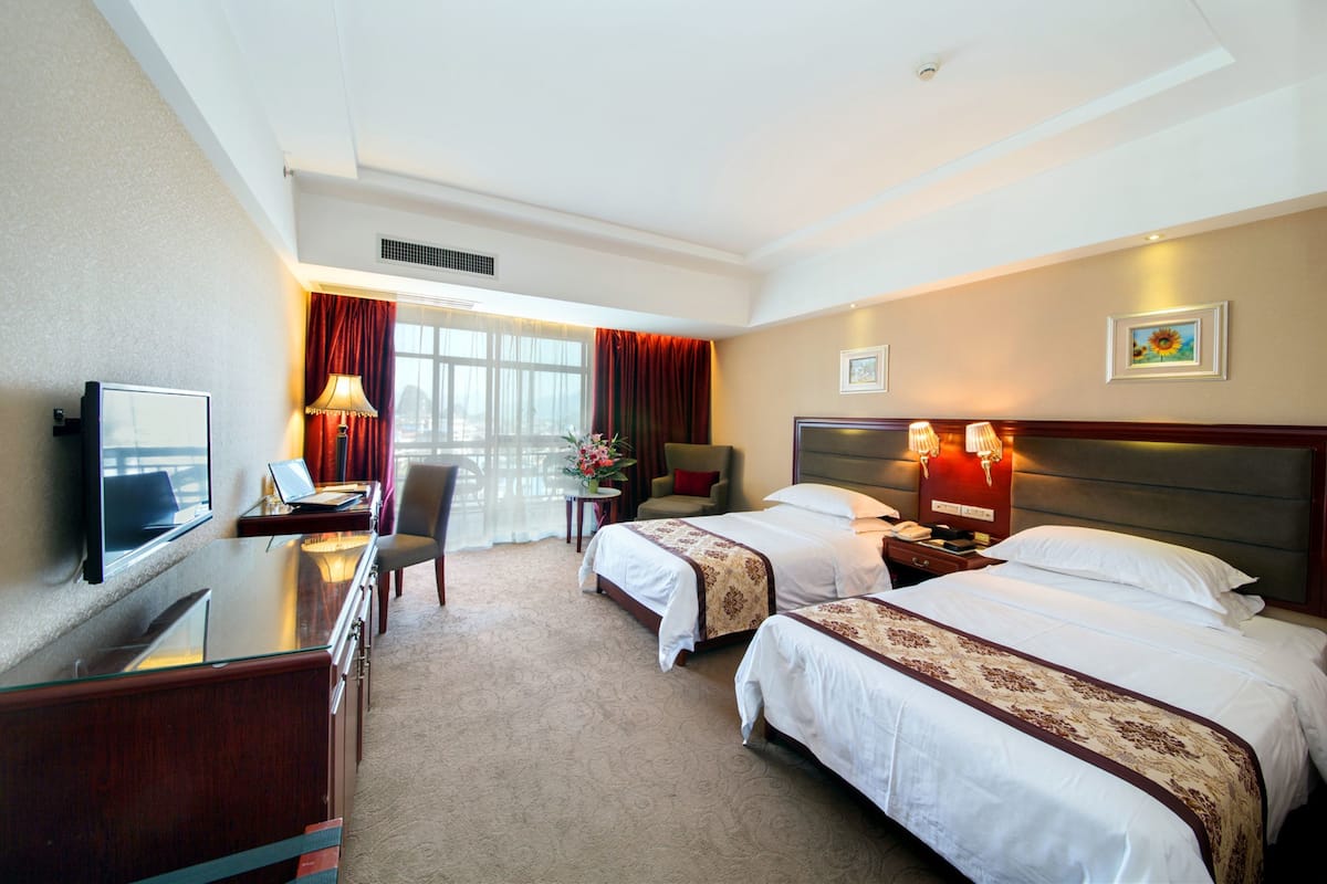 Deluxe Twin Room | Desk, blackout curtains, free WiFi