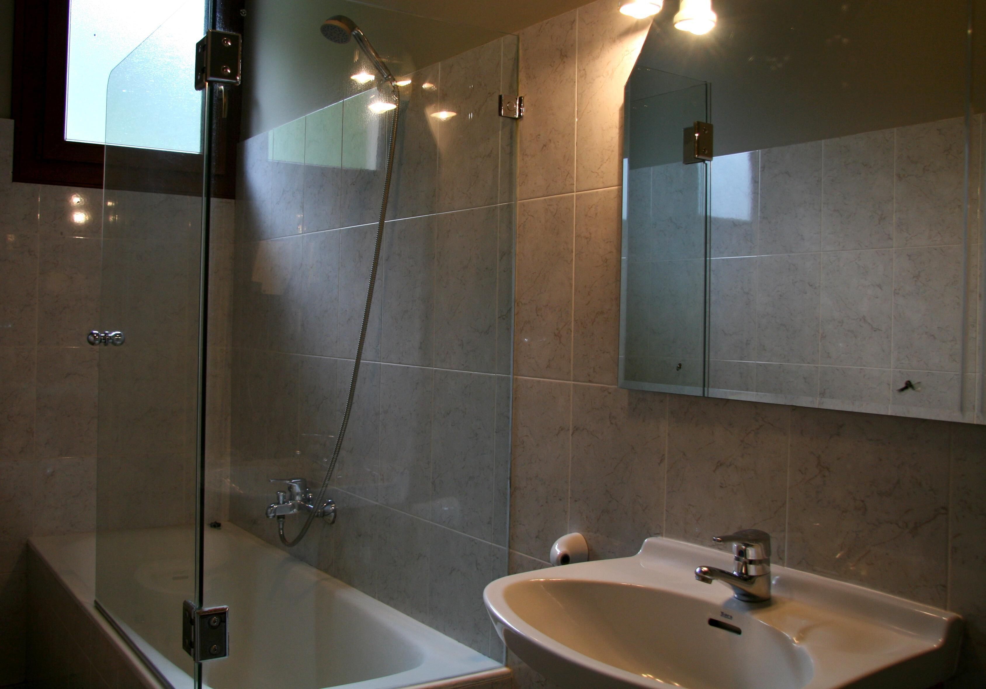 Bathroom | Free toiletries, hair dryer, towels