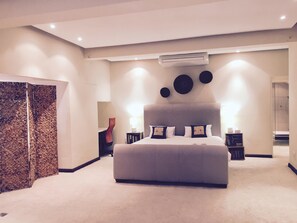 Luxury Penthouse, 2 Bedrooms - Luxurious NYC style downtown AC duplex (Cape Town)