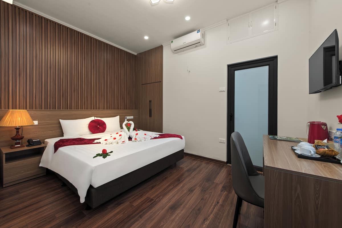 Premium bedding, down comforters, Select Comfort beds, minibar