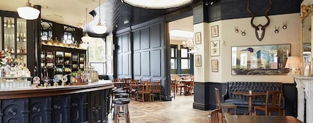 Bar (en la propiedad)