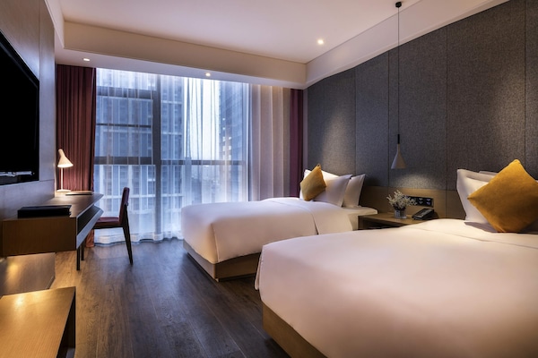 Superior Room, 2 Twin Beds | Minibar, in-room safe, individually furnished, desk