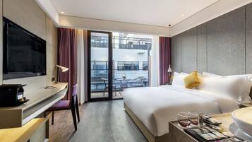 Privilege - Comfort-værelse - 1 kingsize-seng | Minibar, pengeskab på værelset, individuel indretning, skrivebord