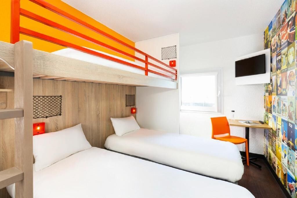 Room, Multiple Beds, Mezzanine (Break) | Desk, blackout drapes, soundproofing, free WiFi