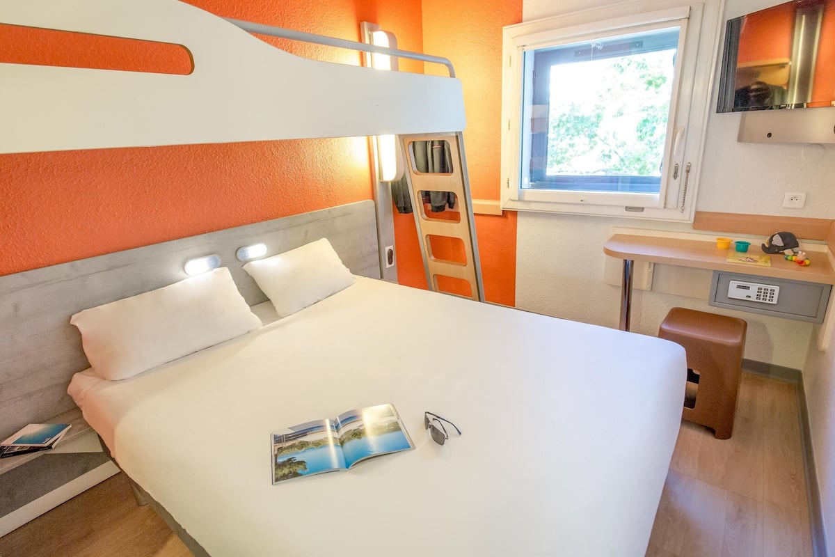 Triple Room, Multiple Beds