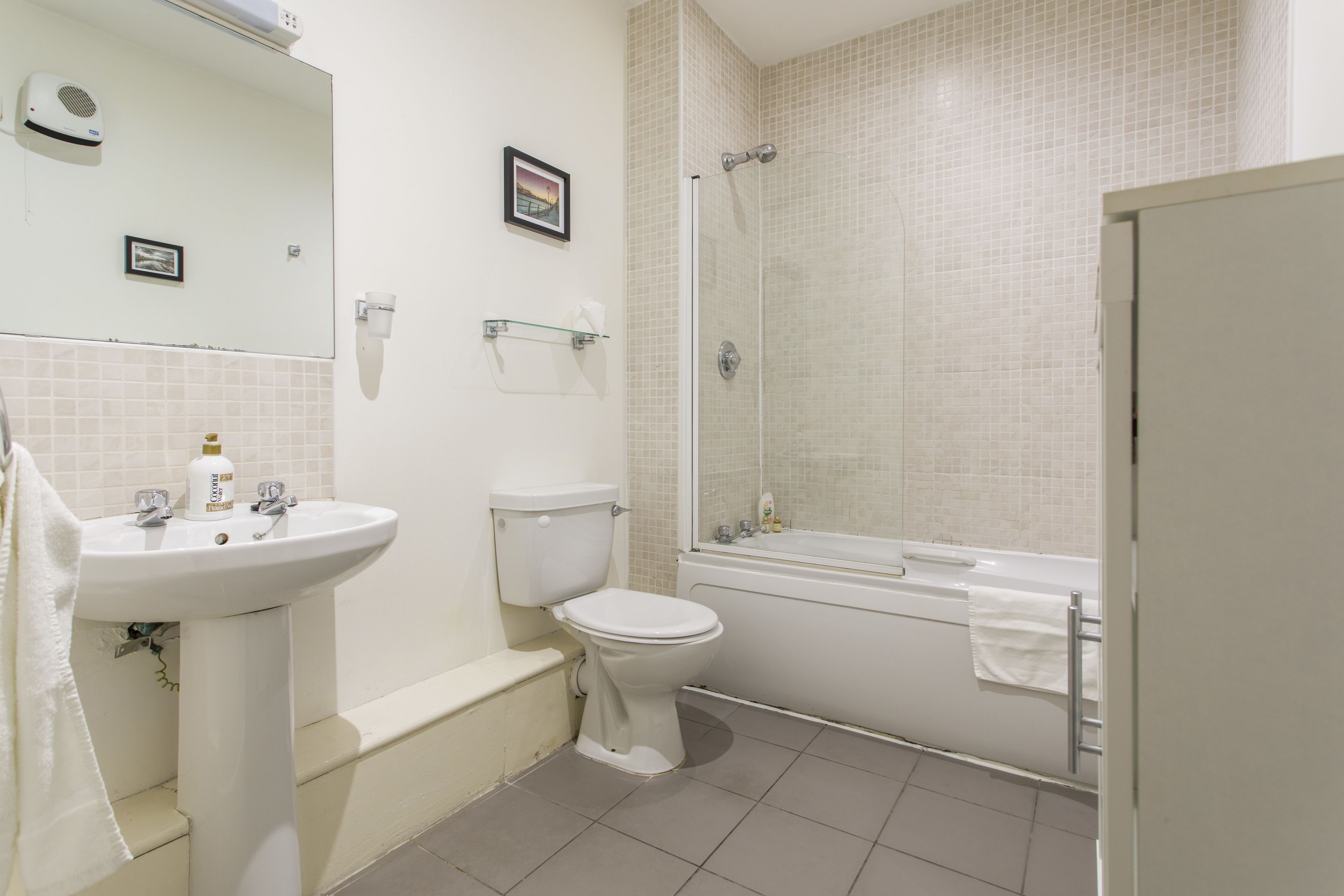 Apartemen Basic, 2 kamar tidur | Kamar mandi | Pengering rambut dan handuk