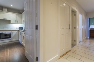 Basic Apartment, 2 Bedrooms | 1 bedroom, iron/ironing board, free WiFi, bed sheets