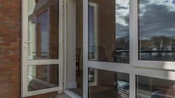 Comfort House, 4 Bedrooms, 2 Bathrooms, Bay View | Balcony