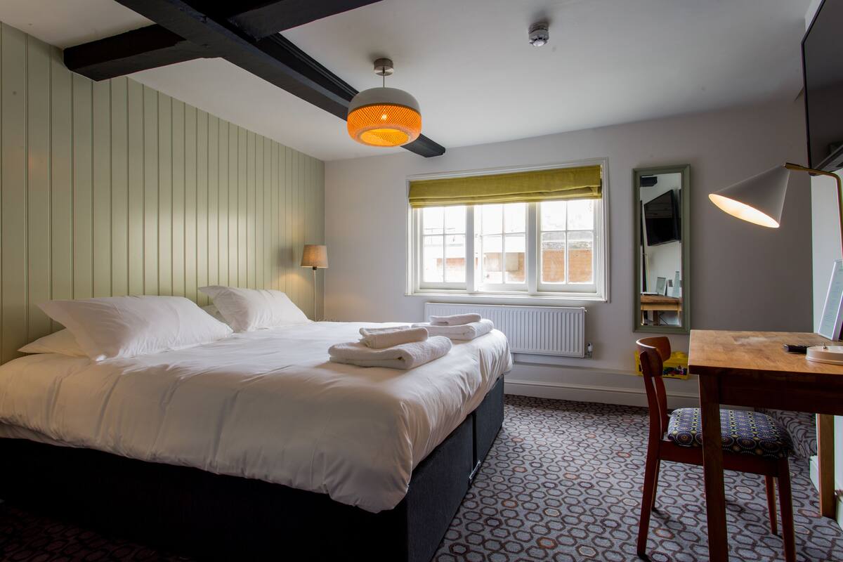 Deluxe Double or Twin Room, 1 King Bed