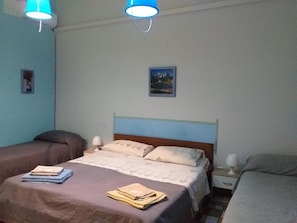 Soundproofing, free WiFi - Sciddicu Room (Acireale)