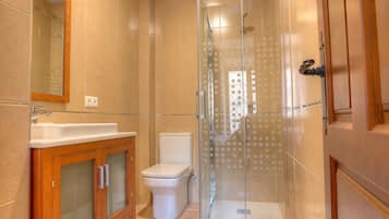 Superior Room, Private Bathroom | Wi-fi percuma, cadar katil
