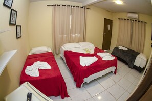 Standard Quadruple Room | 1 bedroom, minibar, individually decorated, iron/ironing board - Pousada Toca Da Garoupa (Fernando de Noronha)