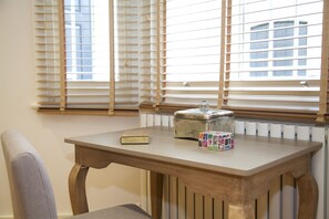 Living area - 1 Bedroom Apartment near Kings Road (London)