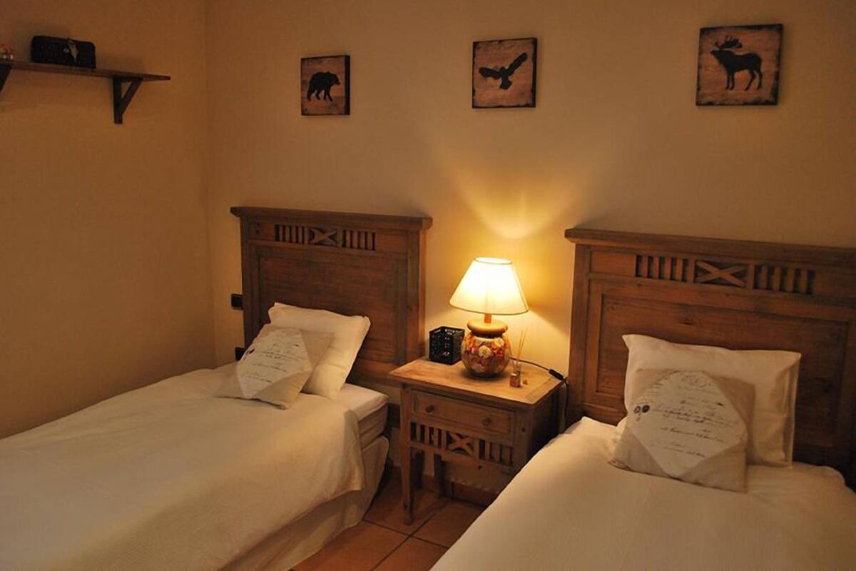 Basic Twin Room, 2 Single Beds | 1 bedroom, premium bedding, individually decorated
