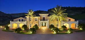 Front of property - Baglio Caruana Cantina & Relais (Siculiana)