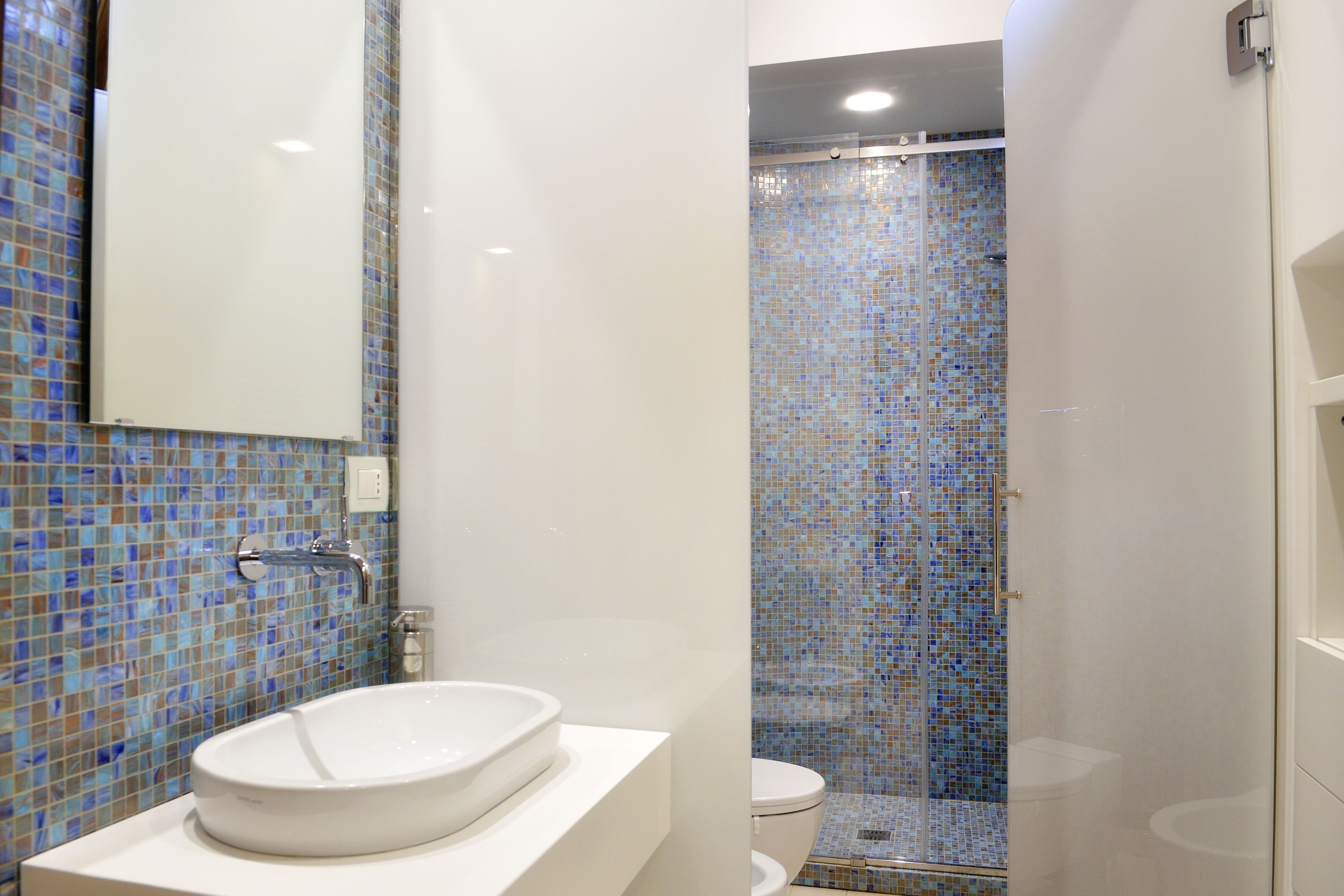 Standard Double Room | Bathroom | Shower, free toiletries, hair dryer, bathrobes