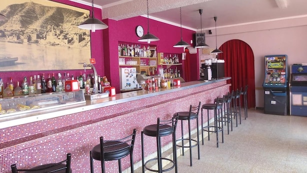 Unclassified image, 1 of 54, button - Hostal Roca (Fayon)