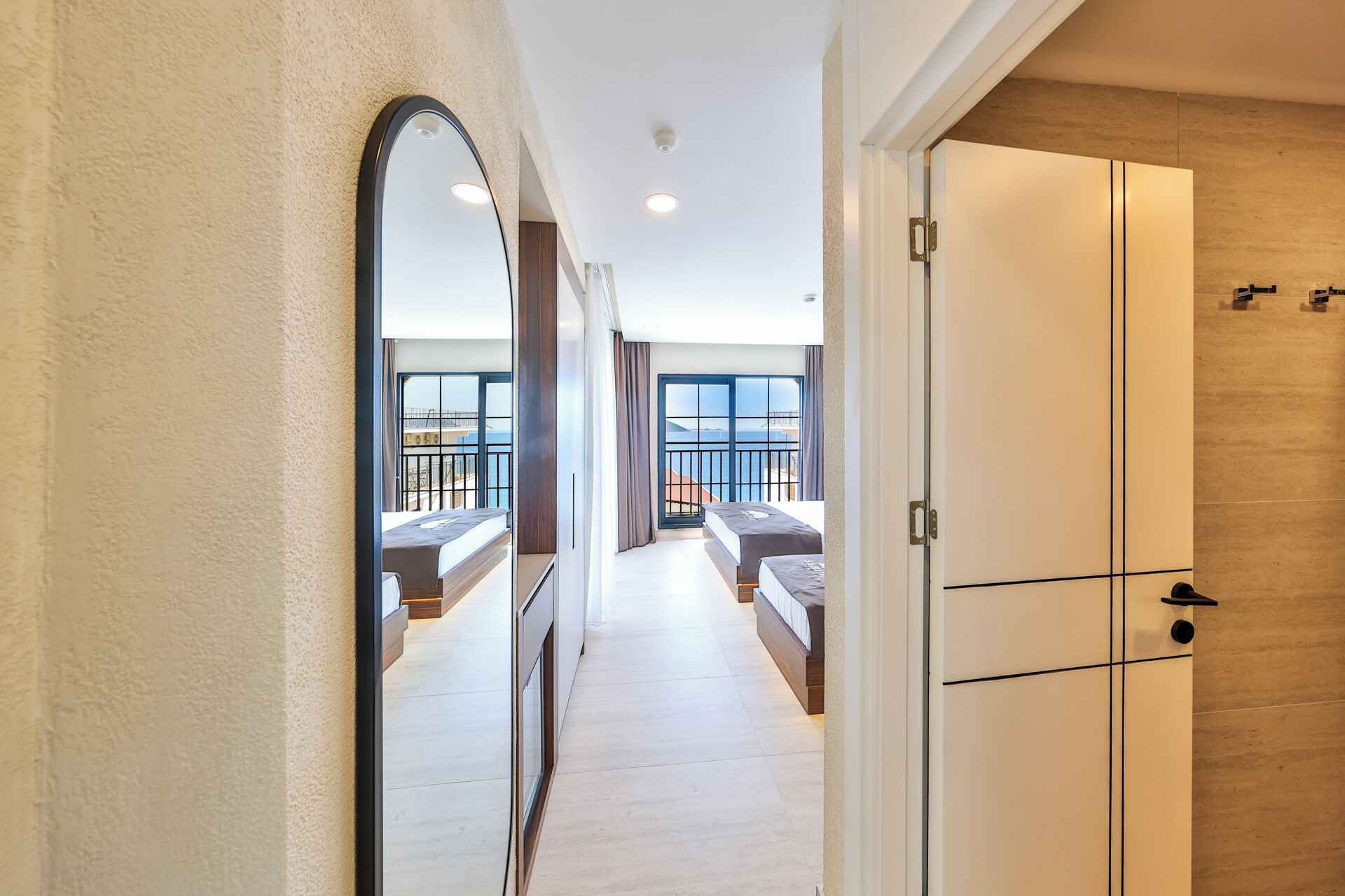 Elegance Sea View, Triple | Espacio para trabajar con laptop y tabla de planchar con plancha 