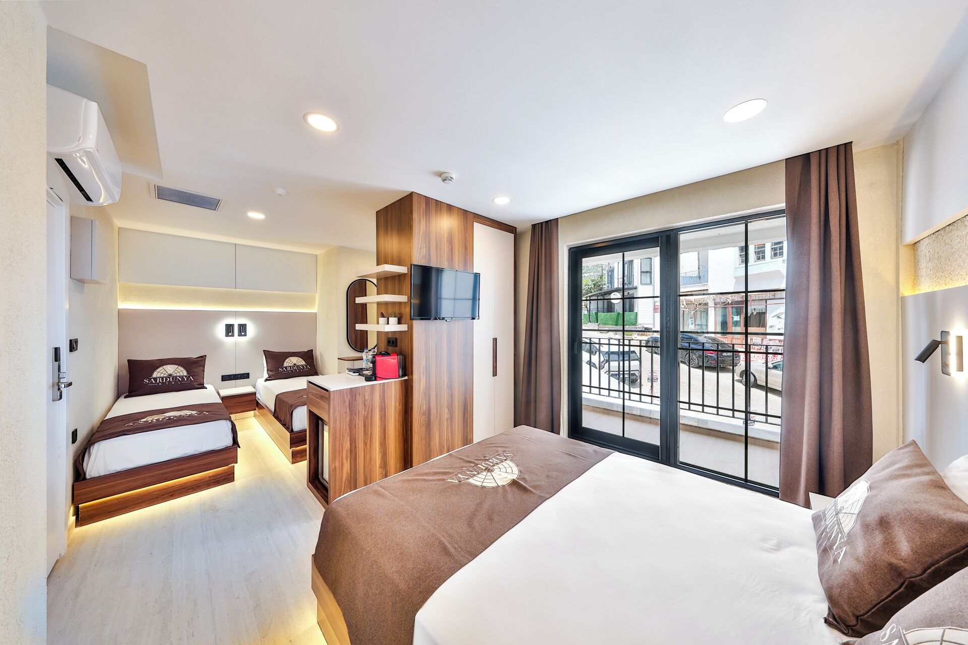 Elegance Family Room | Laptop workspace, iron/ironing board, free WiFi, bed sheets