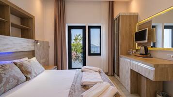 Deluxe kamer, 1 twee- of 2 eenpersoonsbedden, uitzicht op zee | Luxe beddengoed, geluiddichte muren, gratis wifi, beddengoed