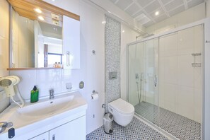 华丽双人房或双床房, 海景 | 高档床上用品、隔音、免费 WiFi、床单