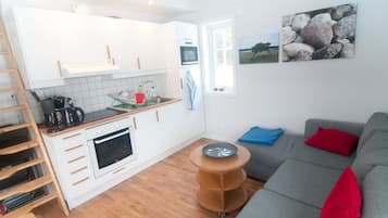 Cabin, 1 Bedroom | Private kitchen | Fridge, stovetop, cookware/dishes/utensils