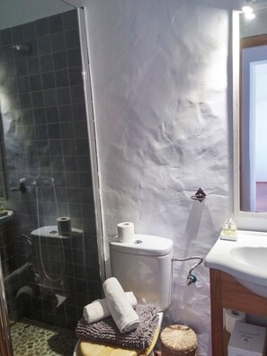 Bungalow, Patio | Bathroom | Shower, free toiletries, hair dryer, towels
