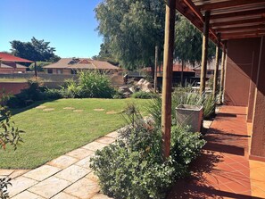 View from room - Kures Guest House (Kuruman)