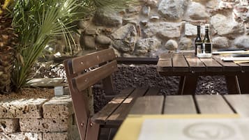 Aperto a pranzo e cena, cucina italiana