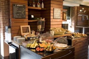 Desayuno buffet incluido todos los días 