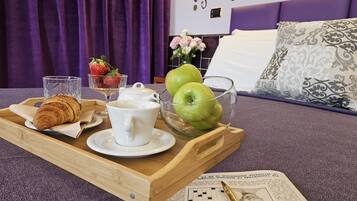 Doppelzimmer, Whirlpool | Minibar, Zimmersafe, individuell eingerichtet, Schreibtisch