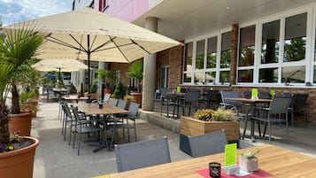 Mittagessen und Abendessen, regionale Küche