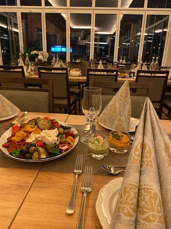 Lunch and dinner served. Hotel Asgard