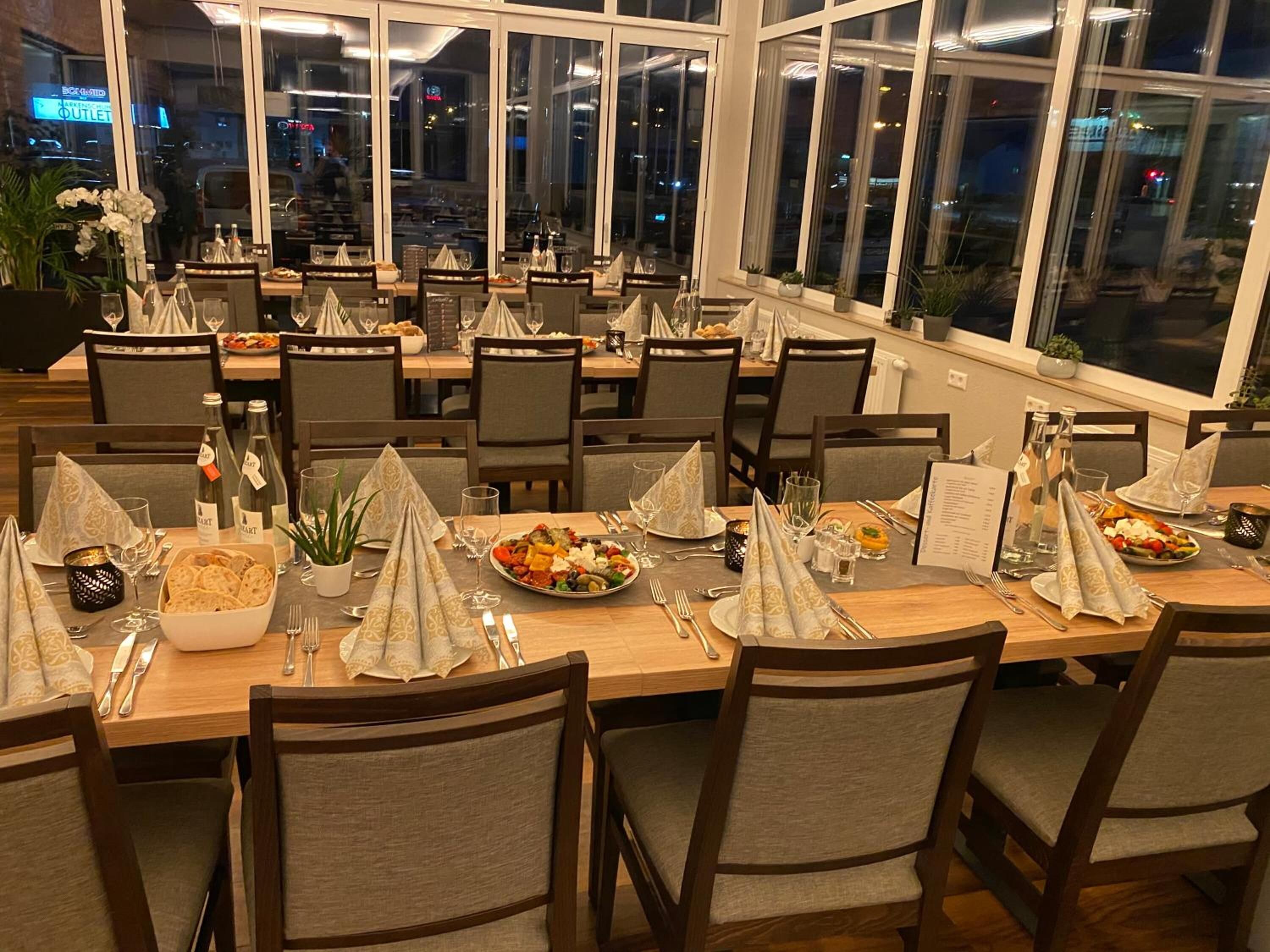 lunch and dinner served, regional cuisine