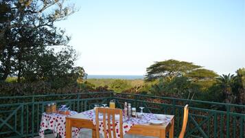 Free daily full breakfast