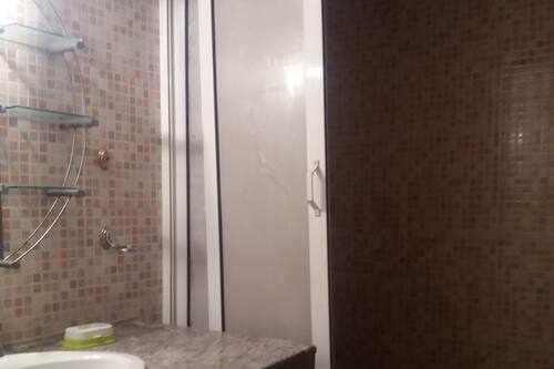 Apartment, 2 Schlafzimmer | Badezimmer | Dusche, Handtücher