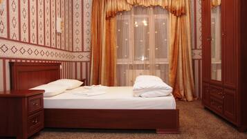 Quarto casal família, sacada | 1 quarto, roupas de cama premium