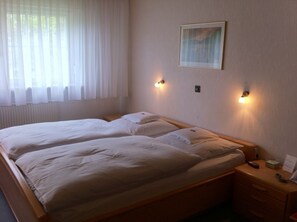 Comfort Double Room | Minibar, desk, cribs/infant beds, free WiFi - Hotel Wintersmühle (Bielefeld)