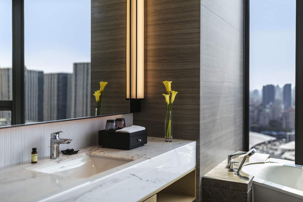 1 bedroom, minibar, in-room safe, individually decorated