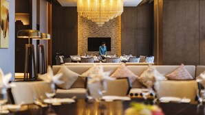 2 restauranter: frokost, lunsj og middag serveres