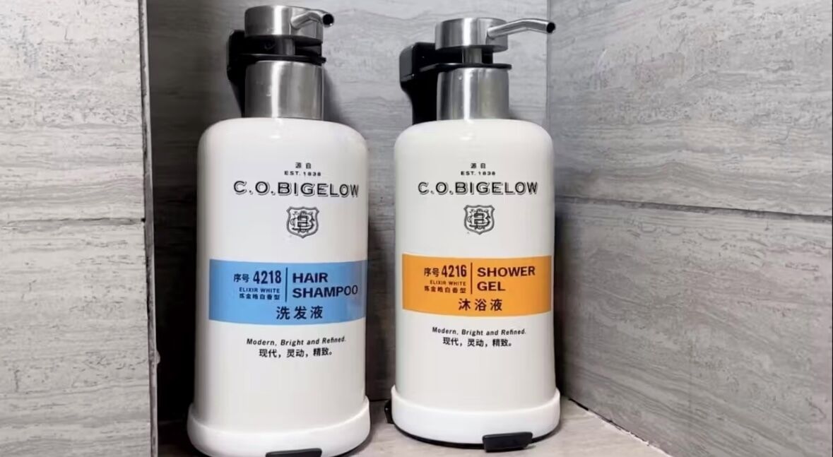 separate bathtub and shower, deep-soaking bathtub, rainfall showerhead