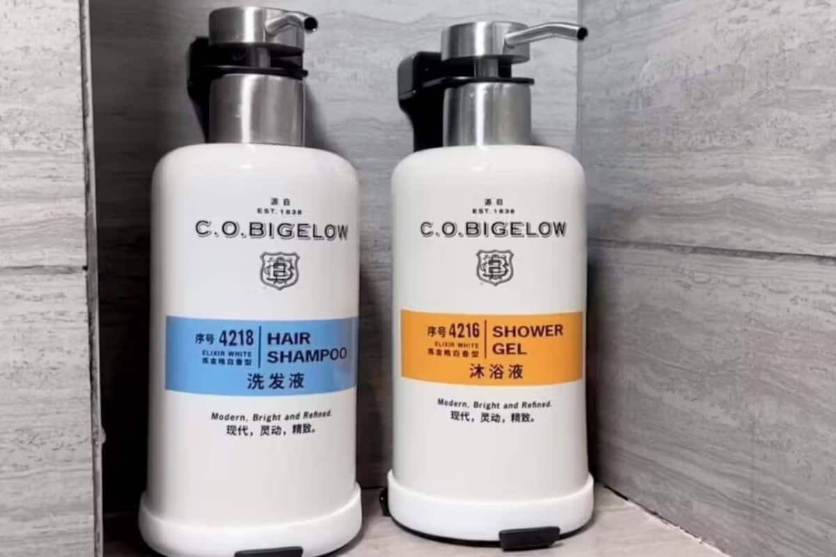 separate bathtub and shower, deep-soaking bathtub, rainfall showerhead