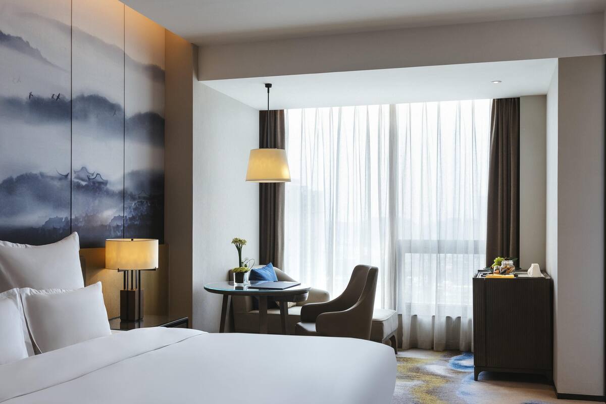 1 Schlafzimmer, Minibar, Zimmersafe, Schreibtisch