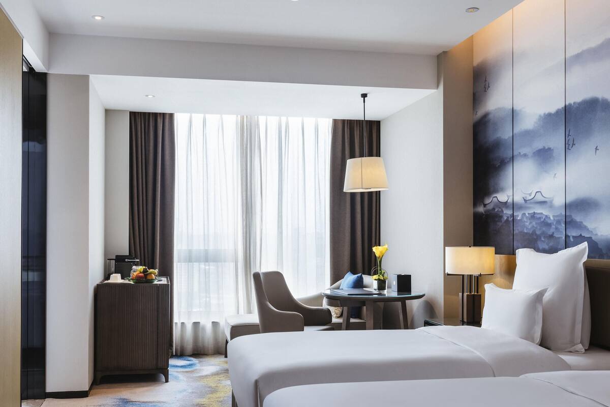 1 Schlafzimmer, Minibar, Zimmersafe, Schreibtisch