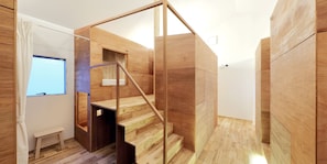 Cabin Narrow | In-room safe, blackout drapes, iron/ironing board, free WiFi