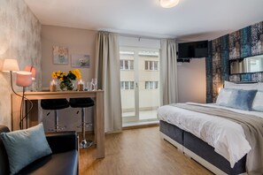 1 bedroom, Select Comfort beds, blackout curtains, iron/ironing board - Terrace Apartment Prague (Prague)