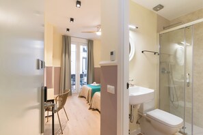 Superior Twin Room, 1 Bedroom - Hostal Evoke Madrid (Madrid)