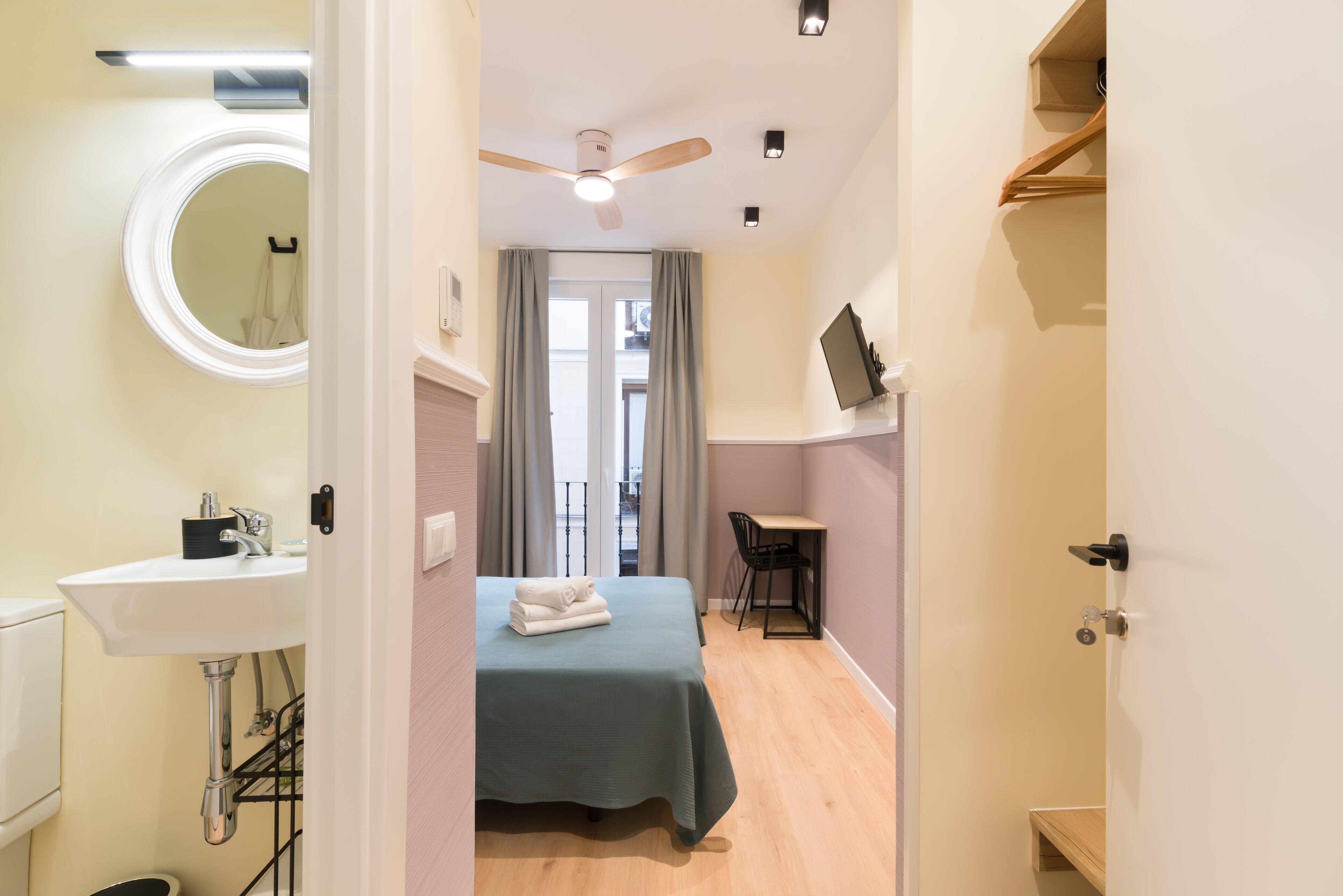 Photo - Hostal Evoke Madrid